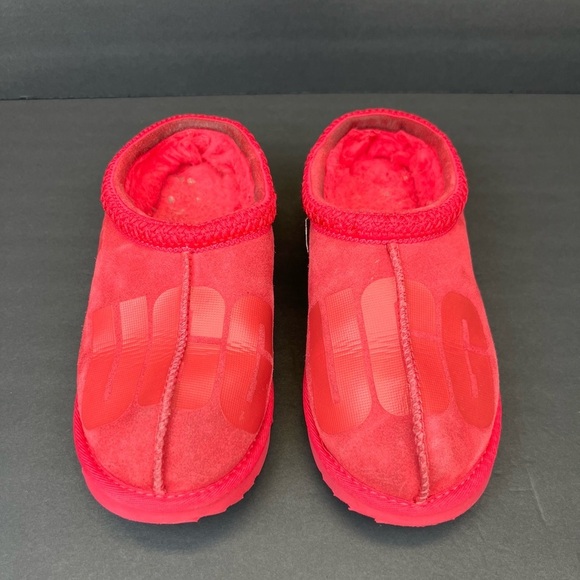 UGG Vibrant Pink Fleece Slippers Size 6 - Picture 9 of 9